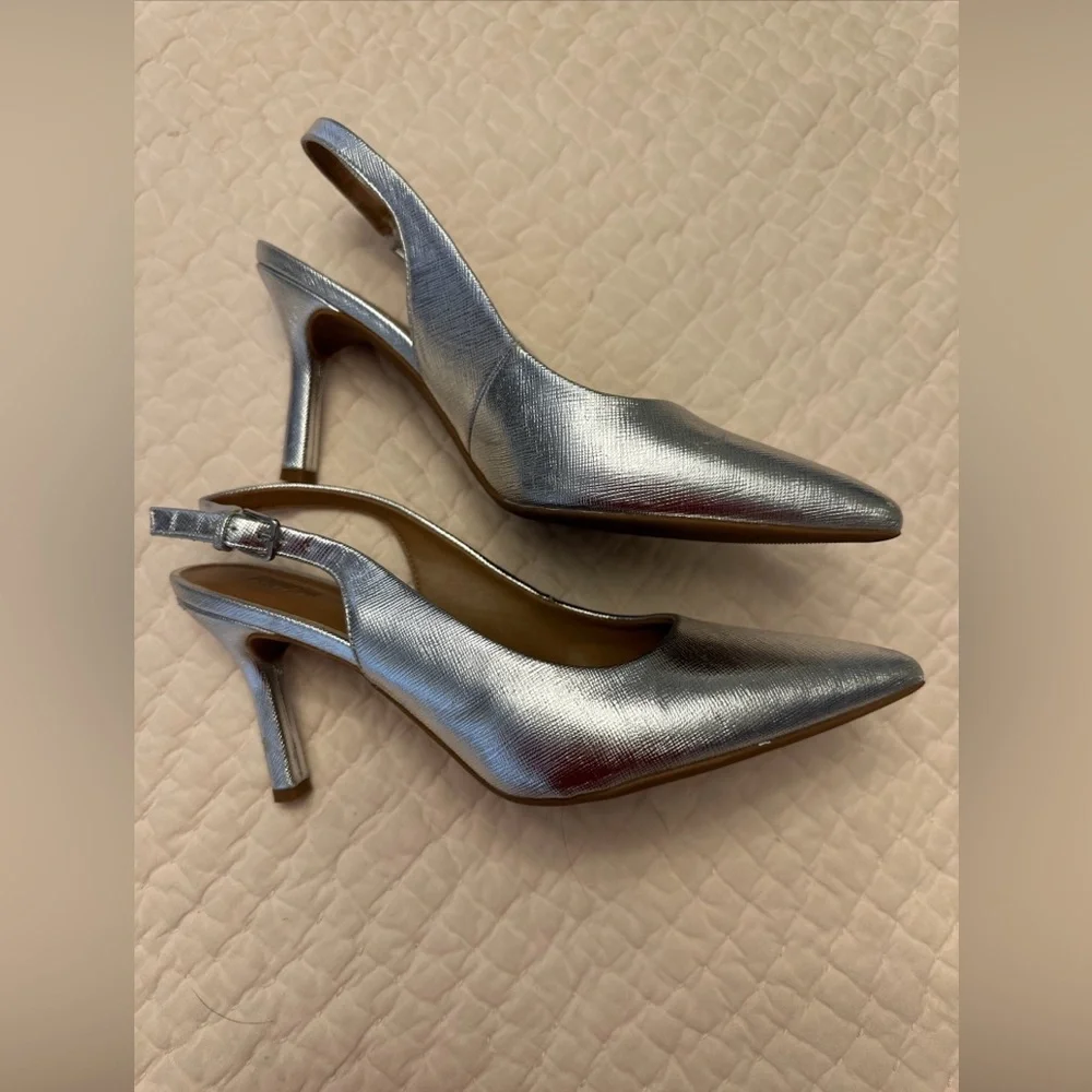 Nordstrom Rack Silver Pointed Toe Slingback Heels - Picture 4 of 4